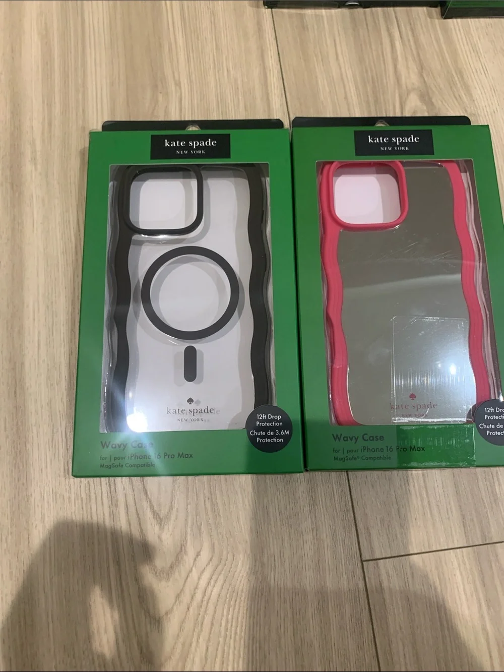 2 kate spade iPhone 16 Pro Max Wavy Cases